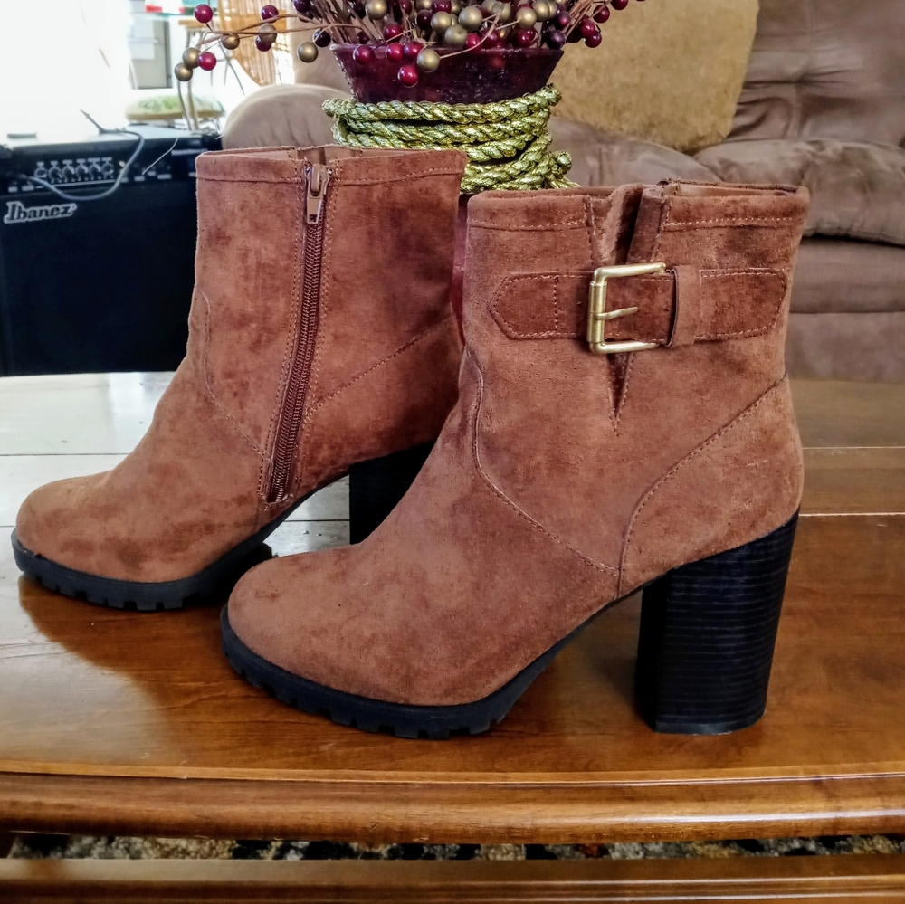 "🔥 HOT" ANA Suede Brown Ankle Boots 9M - Picture 5 of 5